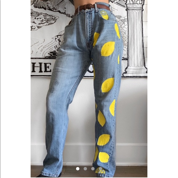SOLD VINTAGE LEVI’s 505 Jeans With Lemon Print - Picture 1 of 4